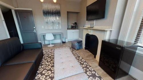1-31 Excellent Location, Walk Everywhere Sleeps 3 1