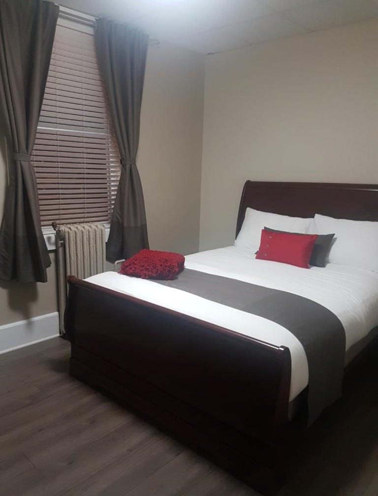 1-Bedroom Cozy Suite #23 by Amazing Property Rentals 1