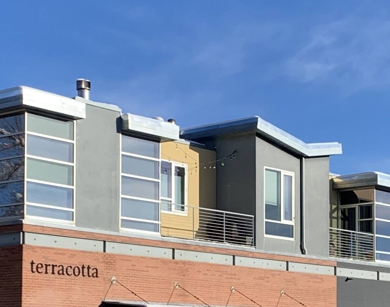 2-Bdrm 2-Bath Luxury Loft on Pearl St & 20th w/Flatirons Views 1