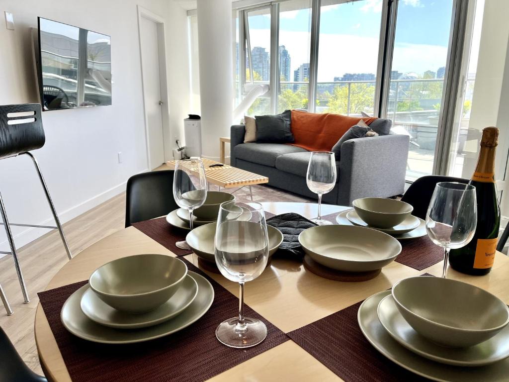 2 Bedroom ,2 Full Bathrooms, 500sf Private Terrace Deck, Office, Pool, Sauna, Hot Tub, EV Parking 1