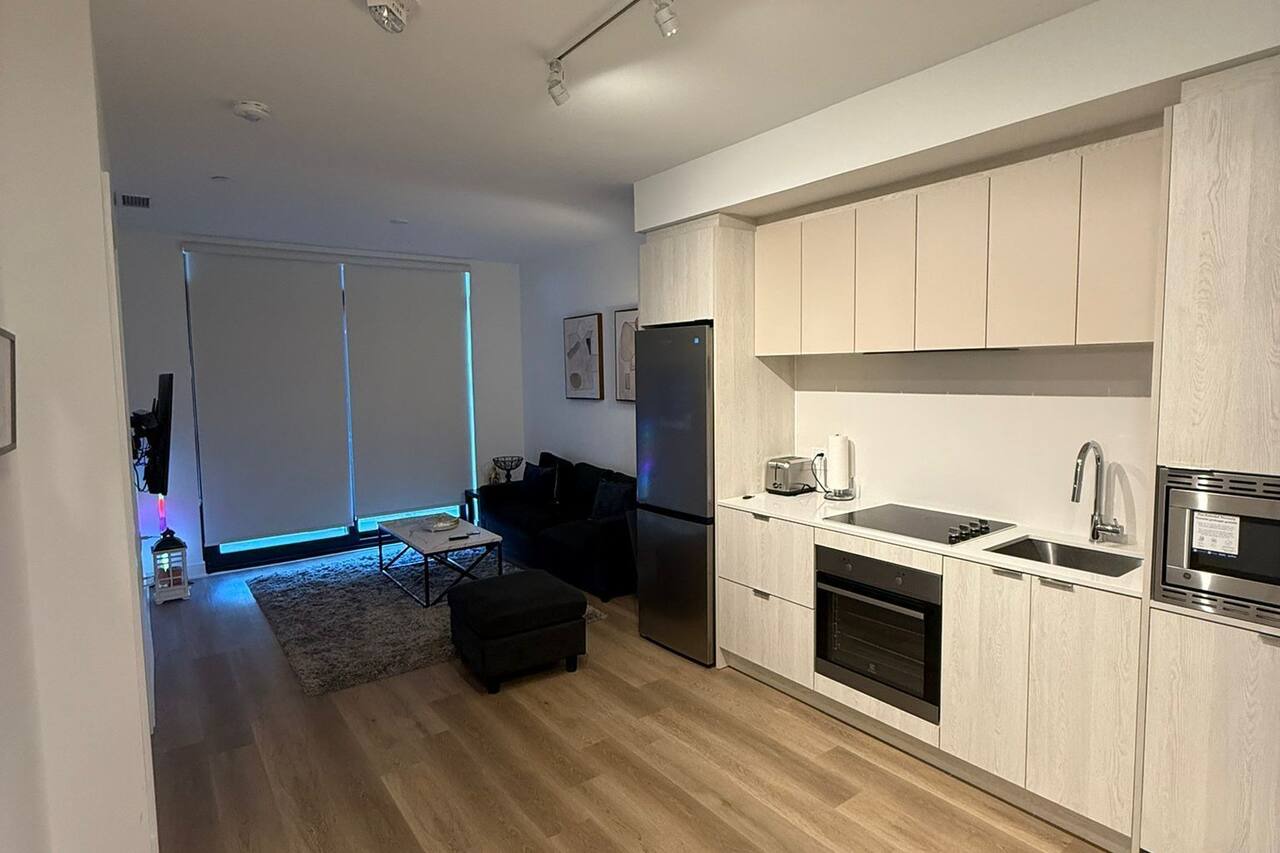 2-bedroom apartment in welcoming Mississauga with AC, fitness room 1