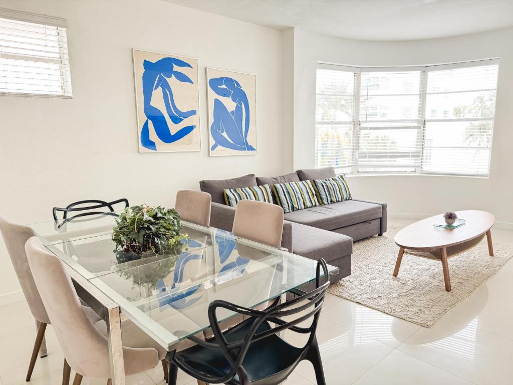 2 BEDROOM ON THE BEACH ! 1