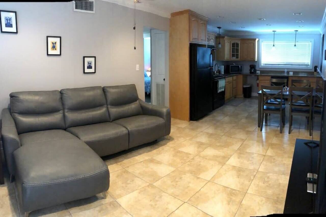 2 br Steps from Tiger Stadium 1