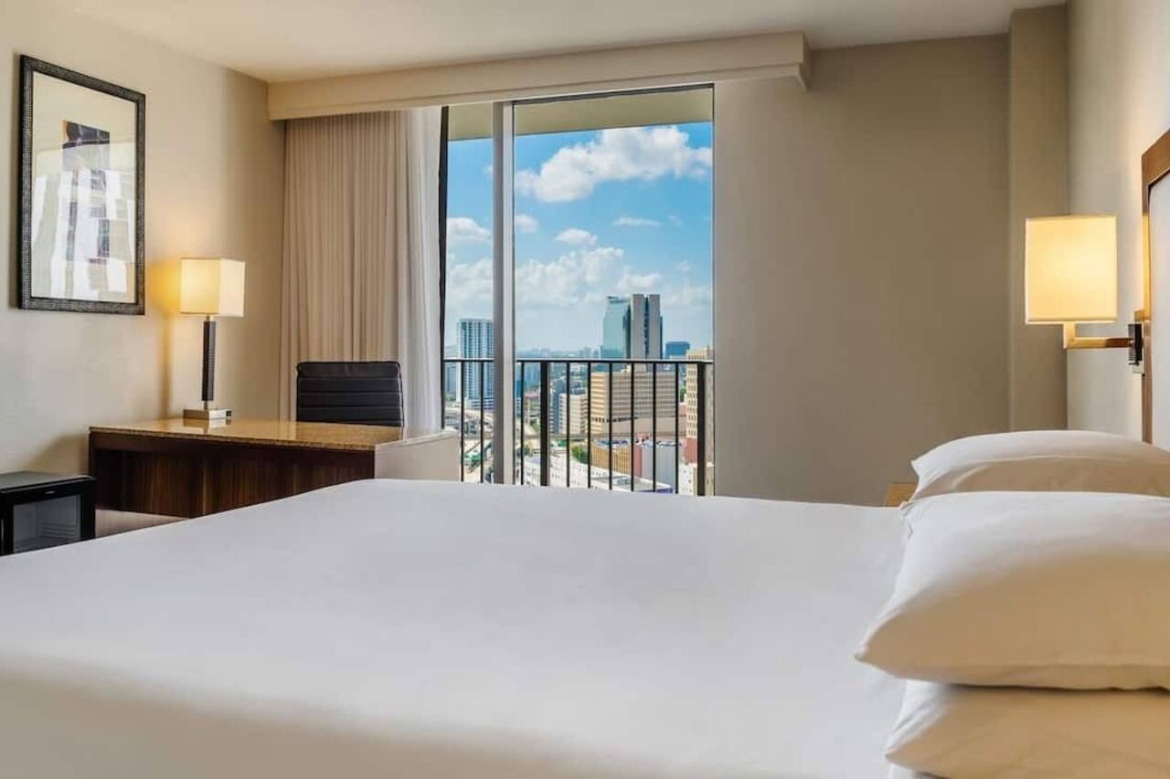 2 Connecting Suites at a 4⭐️ Hotel 1