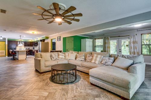 20 Mi to Universal Studios! Secluded 5-Acre Escape 1