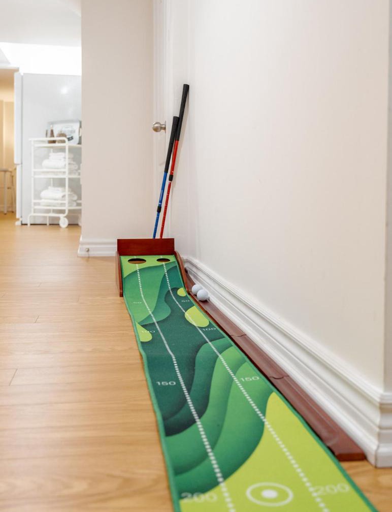 2B Basement, Mins to Lake, Free Parking 1