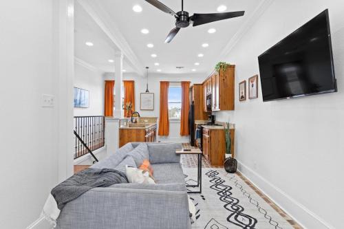 2BR retreat w kitchen & balcony 1