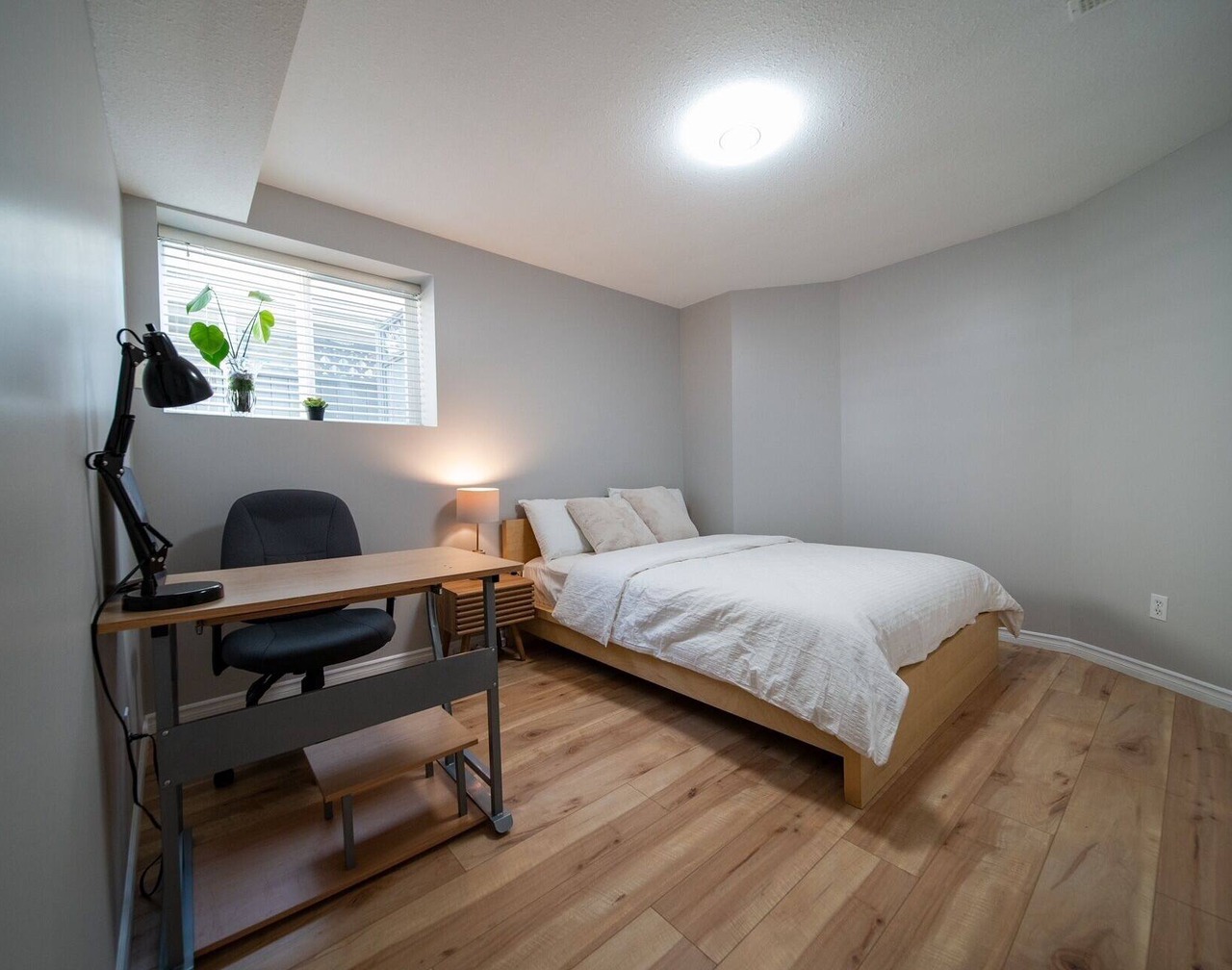 3 Bedroom 2 Baths & Parking Great Vancouver 1