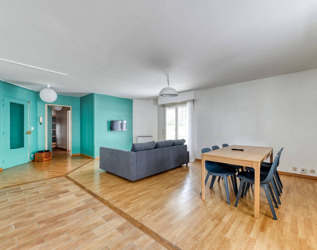 3 bedroom apartment with balconies 1