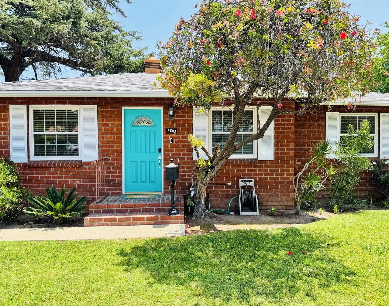 3BR Family Home W/D, Parking, BBQ, Backyard & Premium Comfort 1