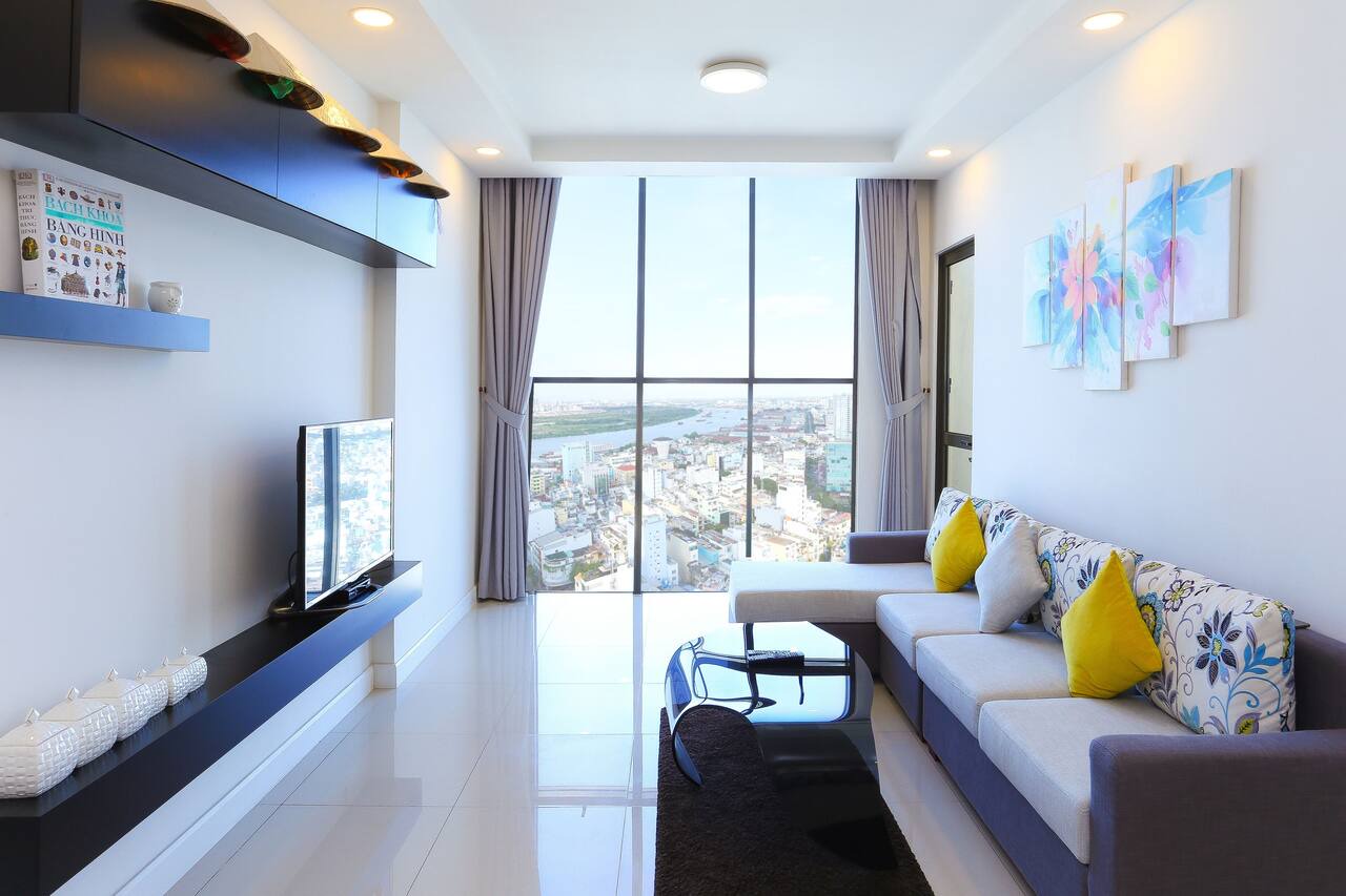 3BR penthouse ★ crazy view, free rooftop pool, gym 1