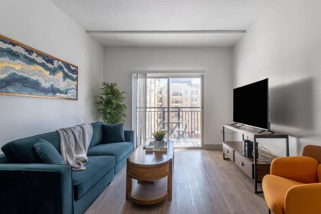 4B 2BA Luxury Central Apartment with Gym 1