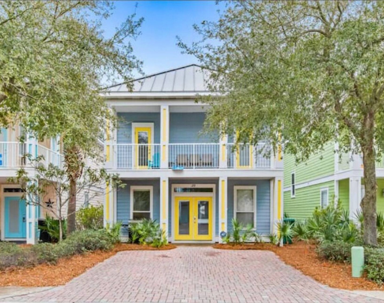 4BR/3.5BA Family Beach Retreat Sleeps up to 12 Resort Pool Walk to Crystal Beach 1