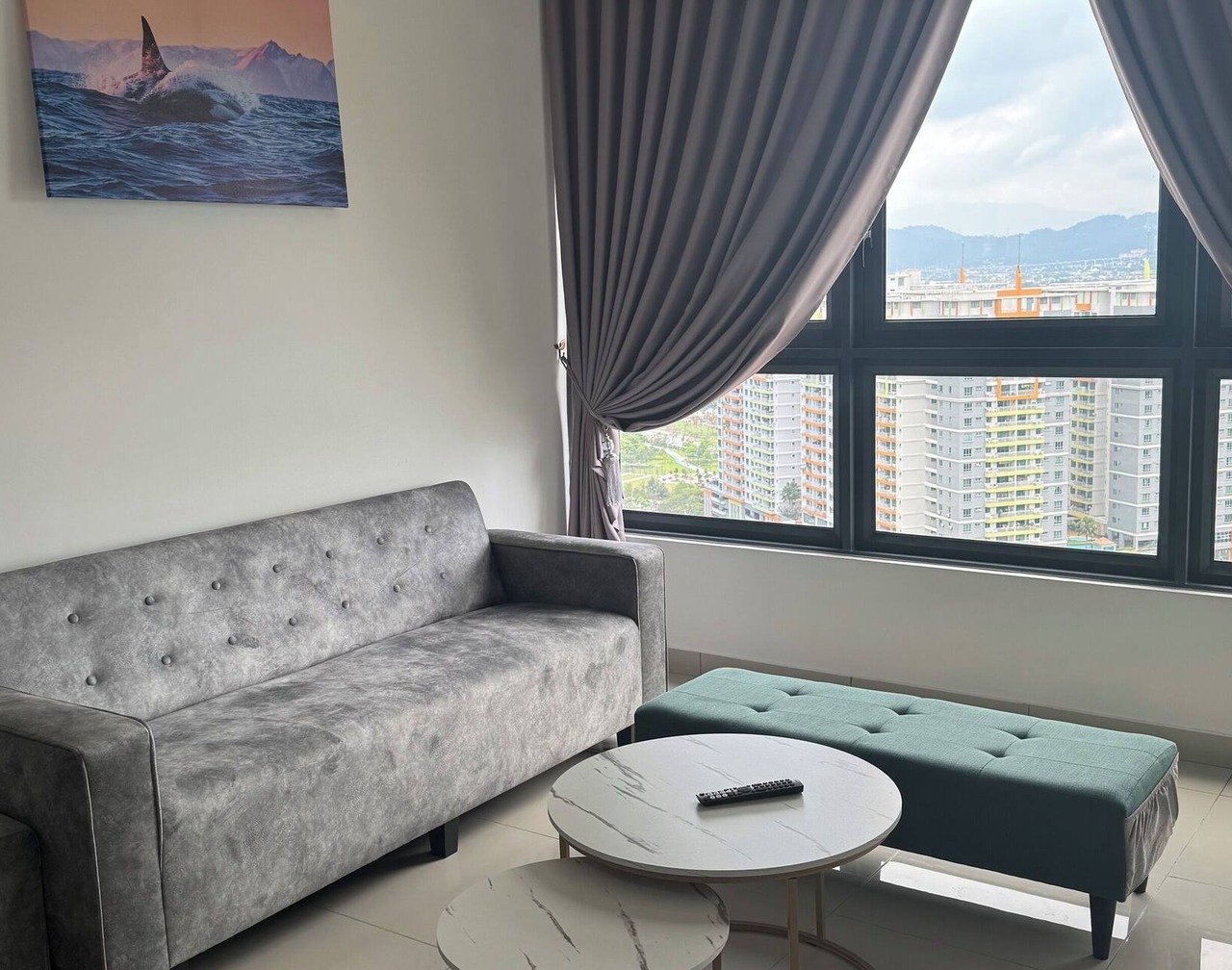 4BR KL Skyline View! 8-10 pax, 2 Bath, Iconic Towers 1