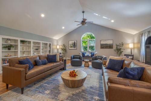 4BR Retreat, 16mi to Acadia, Firepit and Game Room 1