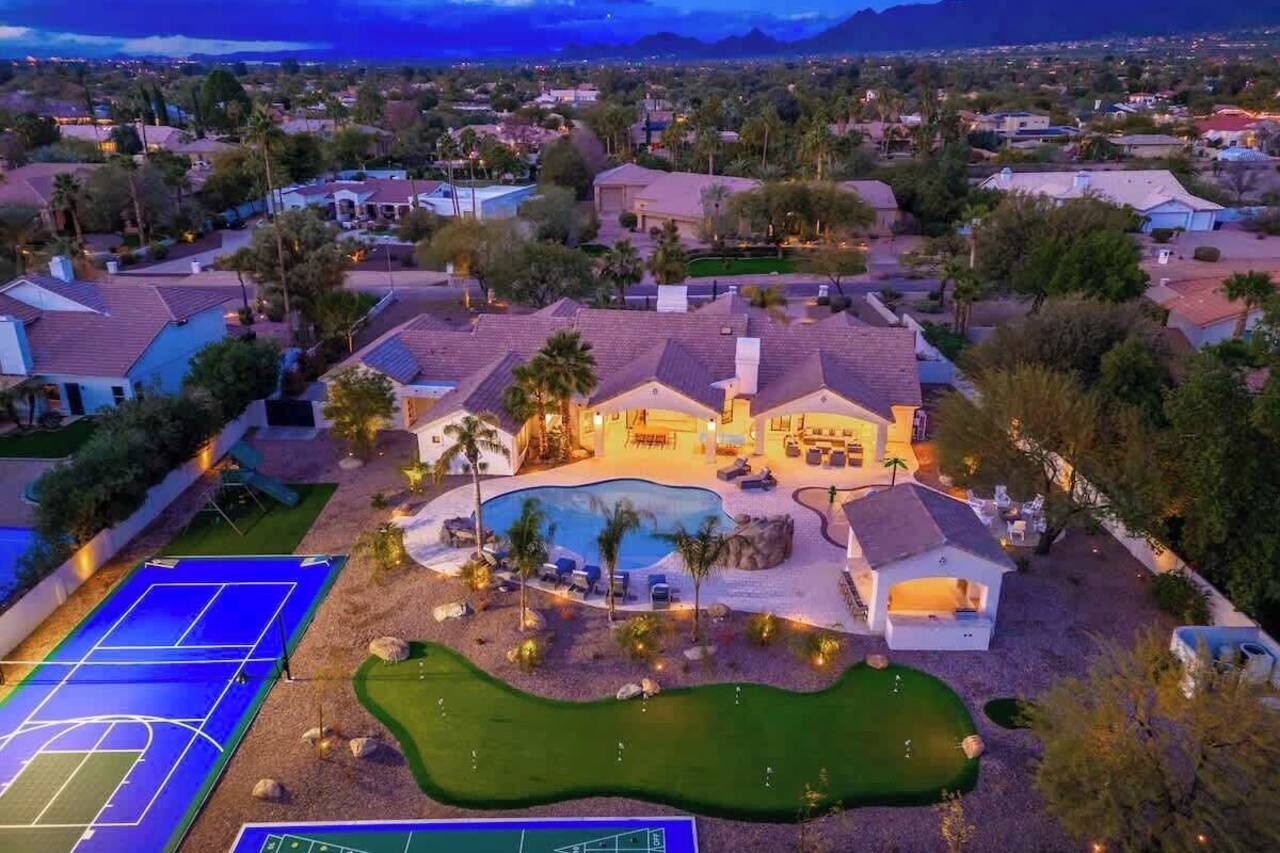 4Million Waterslide+Theatre+Gym+SportCourt 1