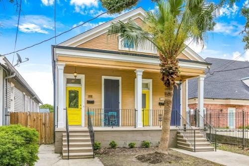 5Bed StreetCar Retreat w Outdoor Entertaining 1