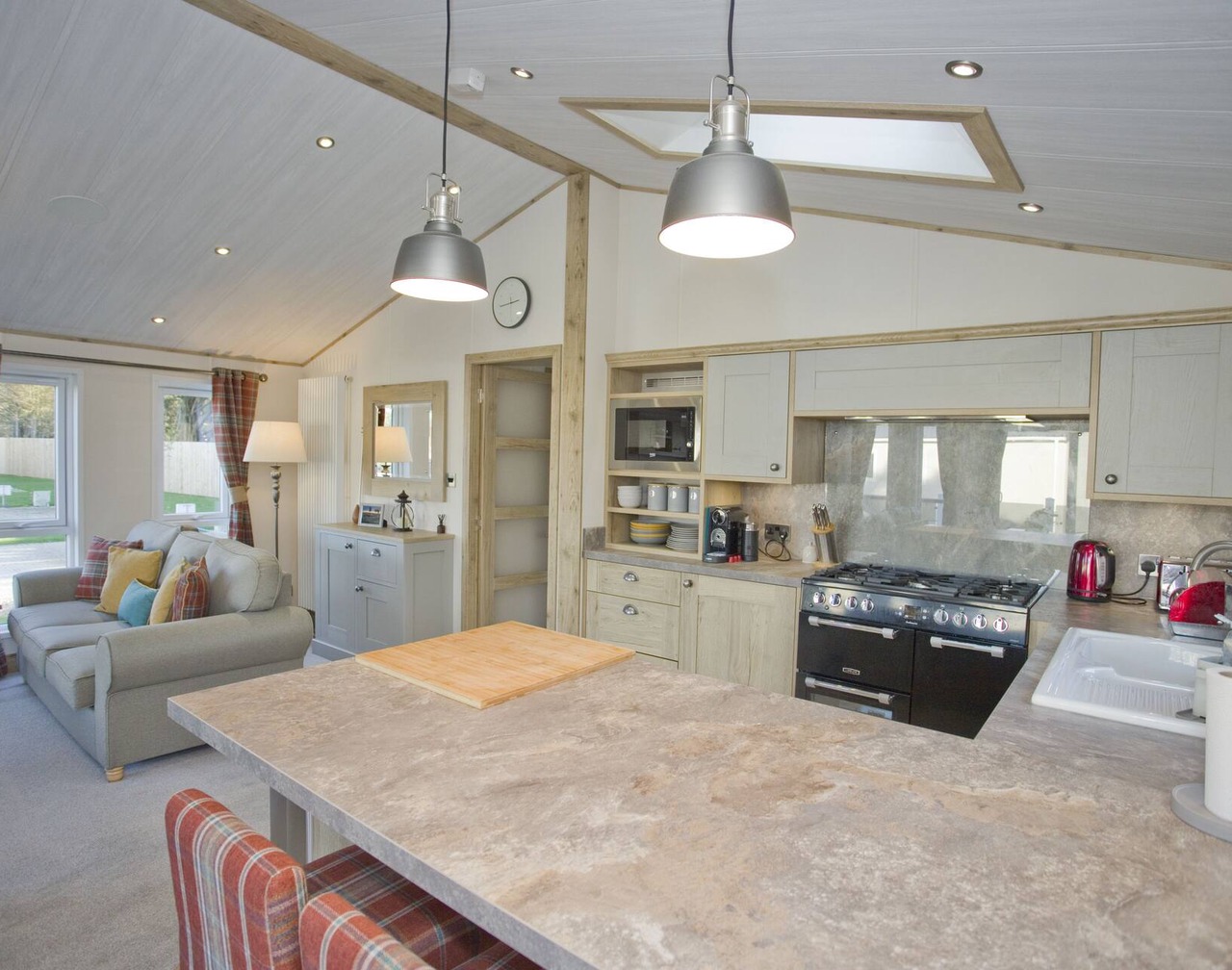 6 Berth Luxury Lodge in Christchurch, Dorset 1