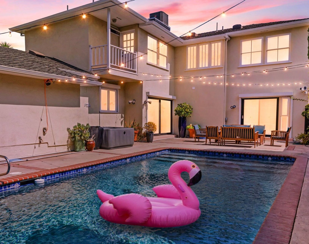 6BR Villa with Pool, Jacuzzi & Game Room, Walk to Rodeo Drive 1