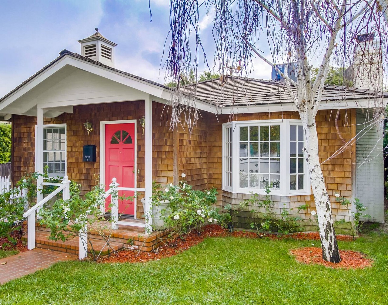 A Touch of Cape Cod in West Hollywood 1