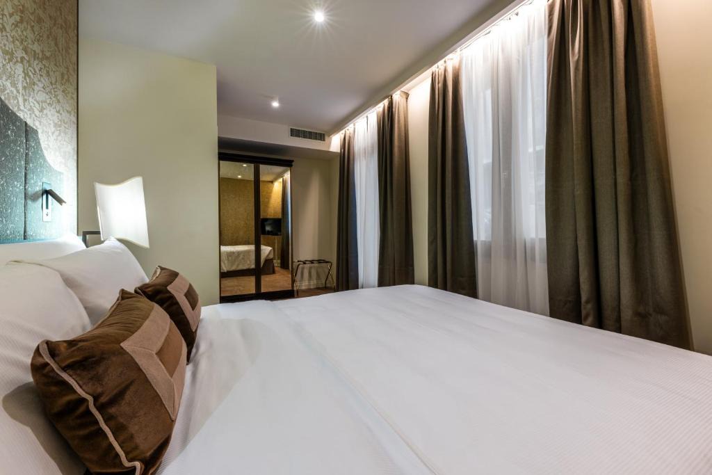 Acca Hotel 1
