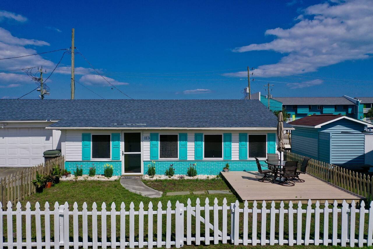 Adorable Beach Cottage,1 Block from Beach + Kure Beach Pier, Dog Friendly with Fence 1