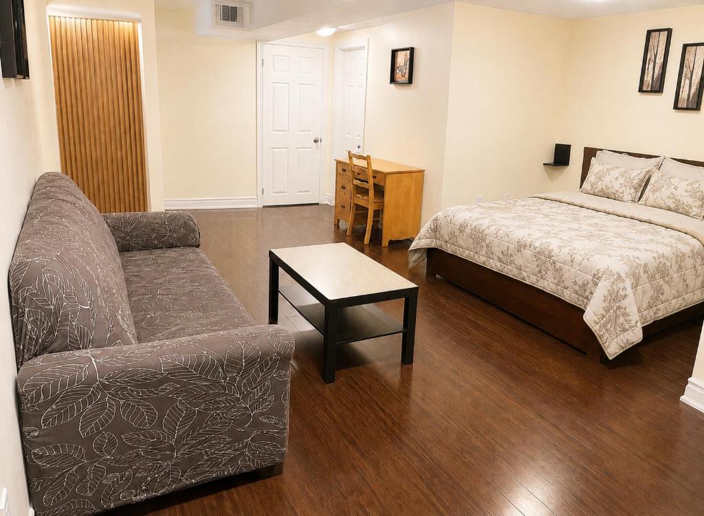 Affordable Spacious Private Suite & Ensuite Bath & Free Parking Near Toronto Pearson Airport 1