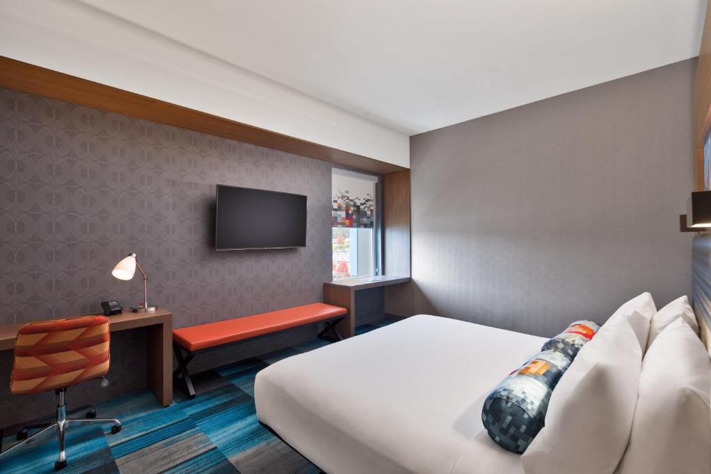 Aloft by Marriott Seattle Sea-Tac Airport 1