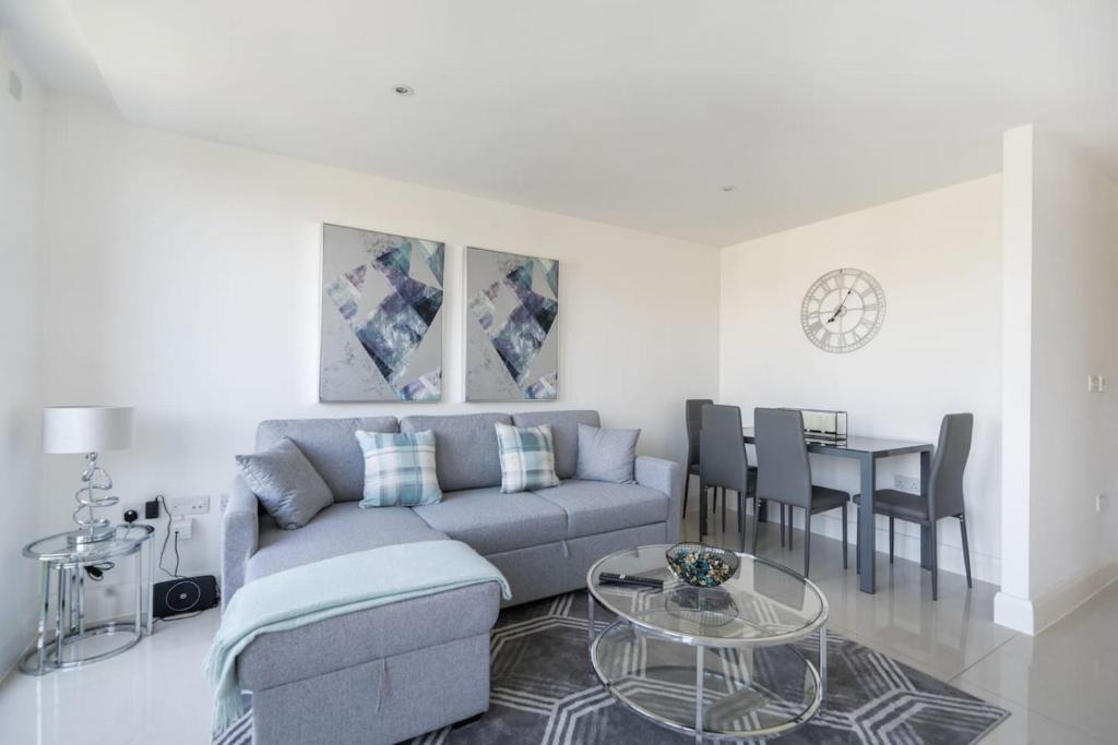 Amazing 2 Bed Wimbledon Flat 1