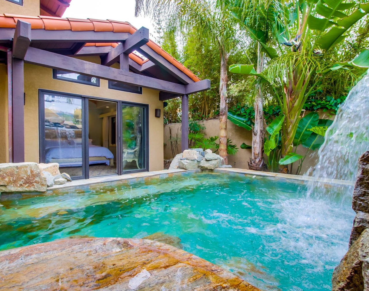 Amazing location with endless views and stunning sunsets.4/bed, 3/bath home 1