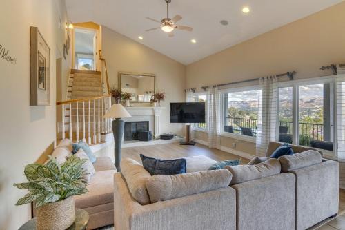 Amazing Mtn & City Views! Simi Valley Hideaway 1