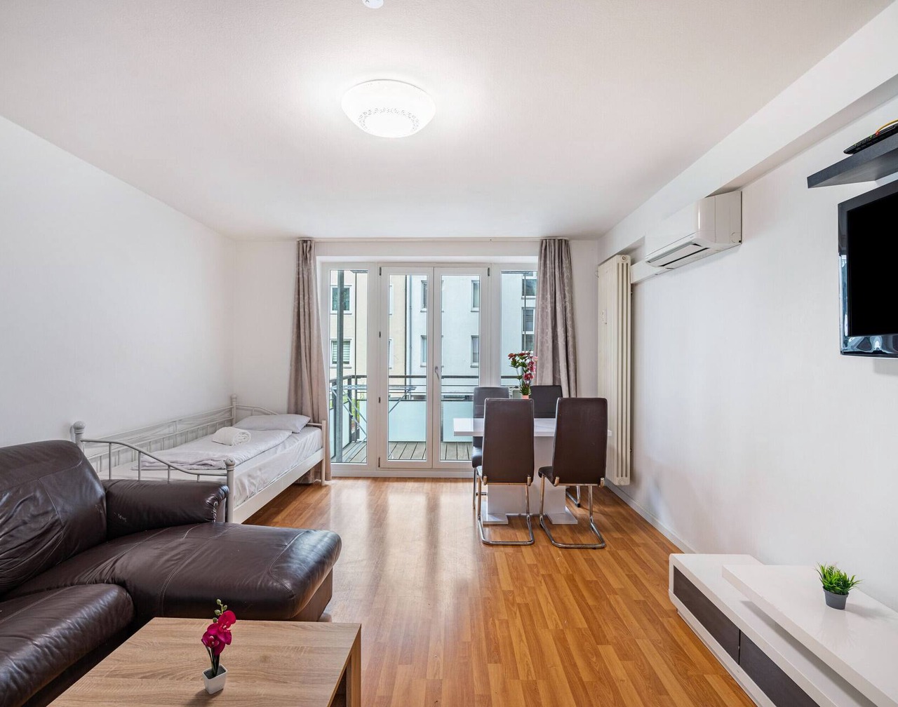 Apartment 'Aldars 10' with Balcony, Wi-Fi and Air Conditioning 1