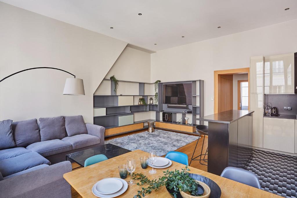 Apartment Ile Saint Louis by Studio prestige 1