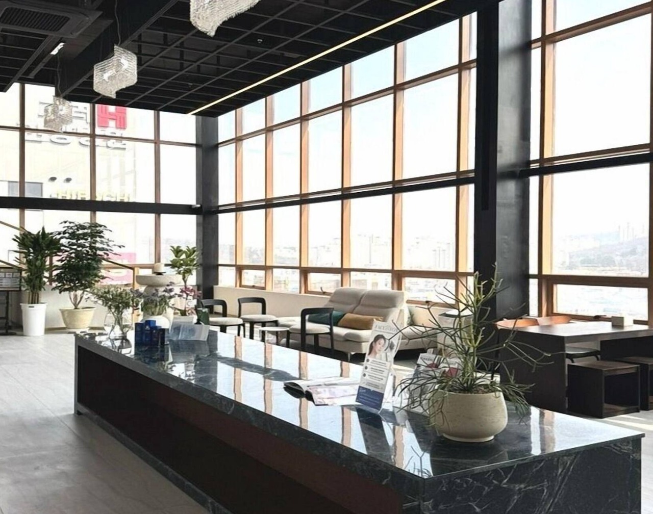 Ariana Hotel 1