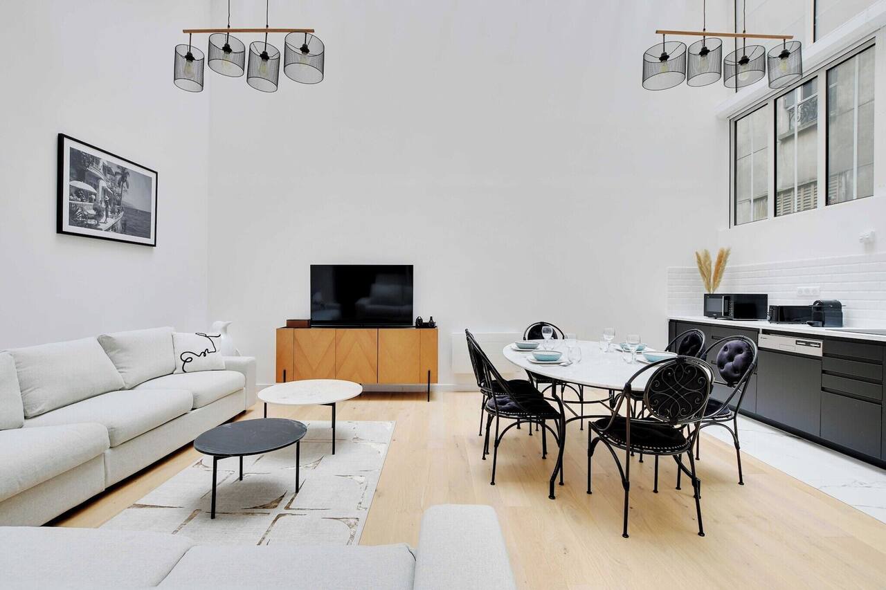 Authentique Apartment - 1BR- 2P- Voltaire 1