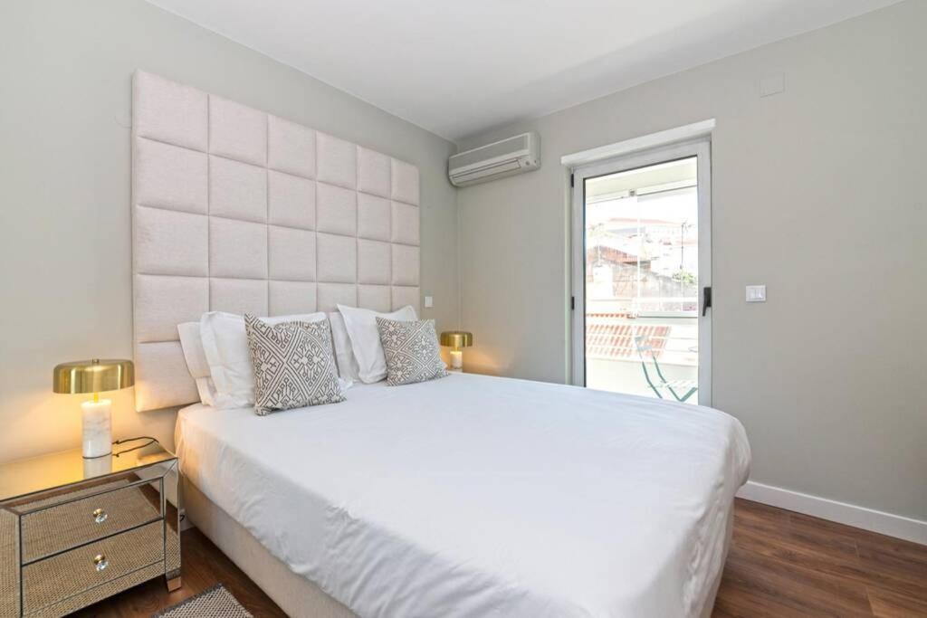 Av. da Liberdade comfortable apt with balcony 1