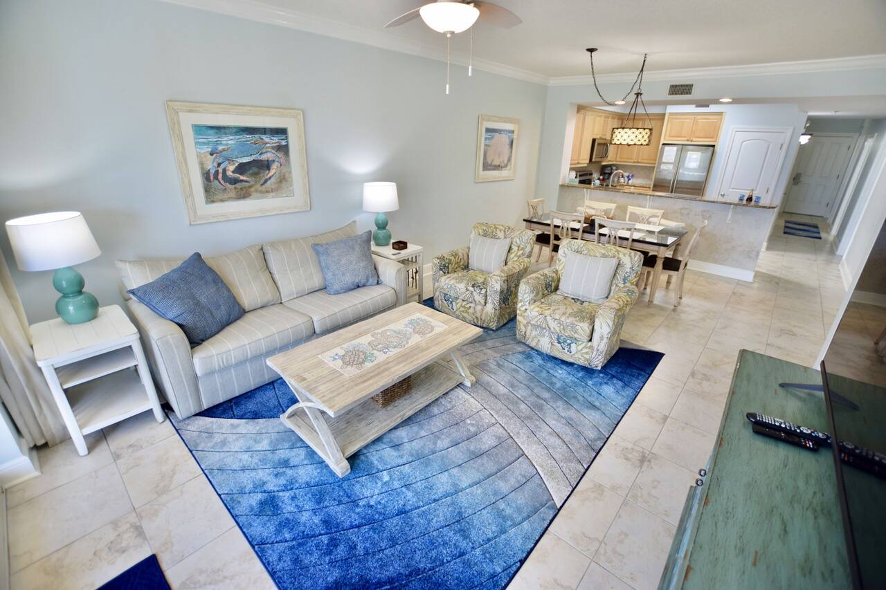 Azure Resort #209 ~Direct Beachfront! ~Free Beach Service! ~Wonderful Resort! 1