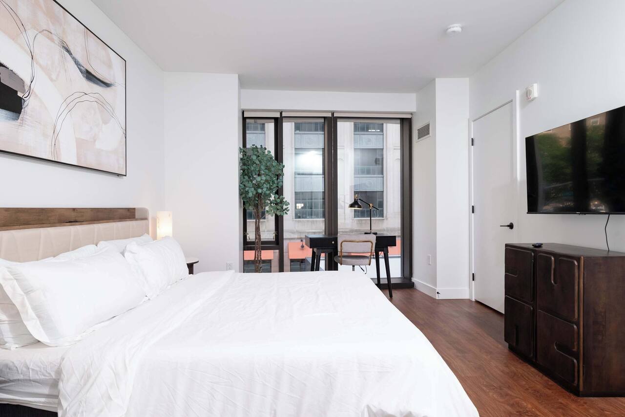 Back-Bay Upscale Central Condo Rooftop & Parking 1