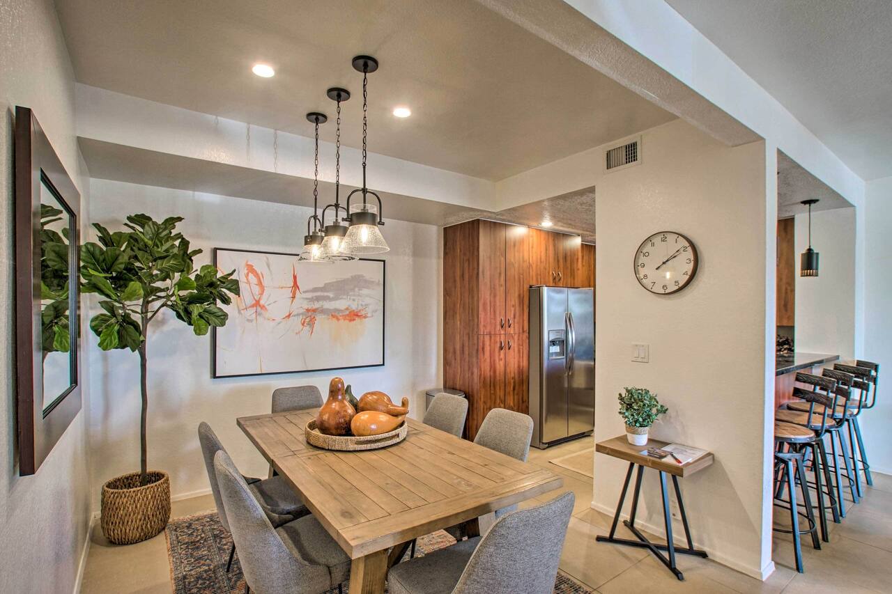 Balcony + Resort Perks: Bright Scottsdale Getaway! 1