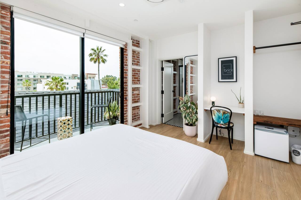Balcony Room 304 | The Brick Boutique Hotel 1
