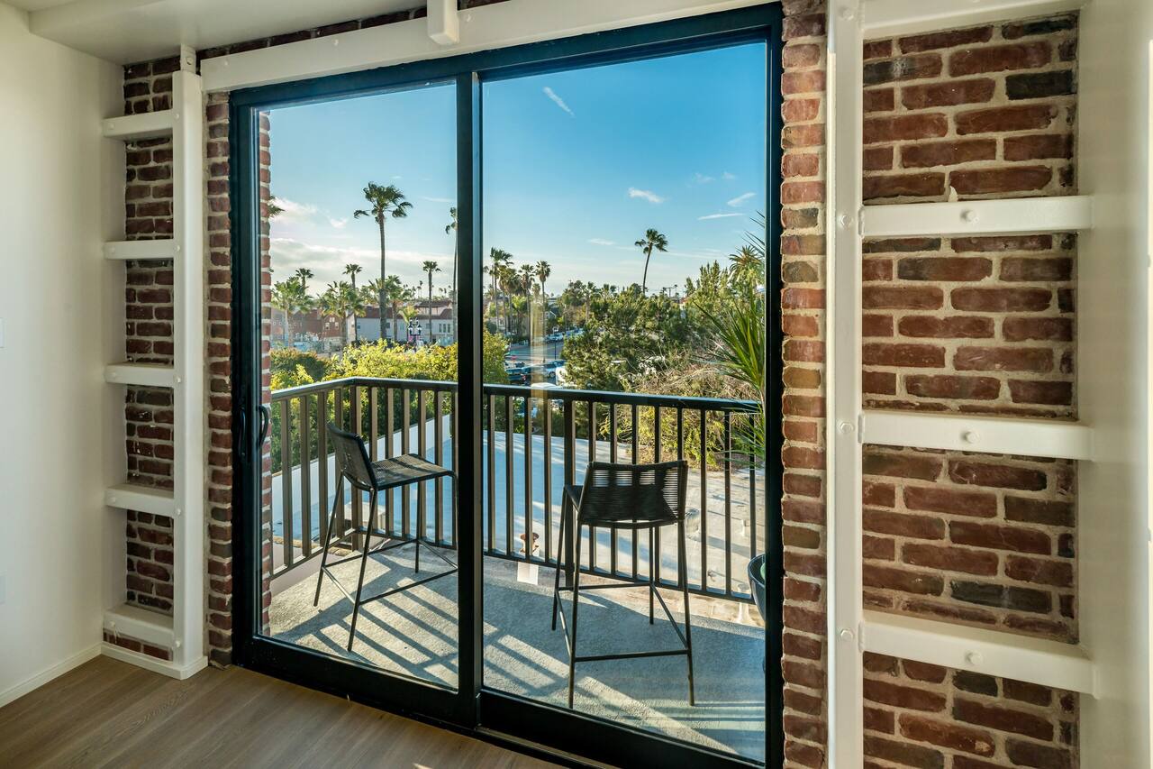 Balcony Room 305 | The Brick Boutique Hotel 1
