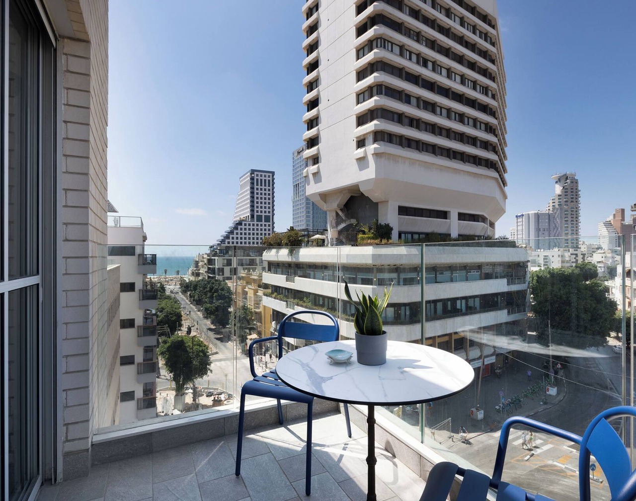 Bauhaus Boutique by TLV2rent 1