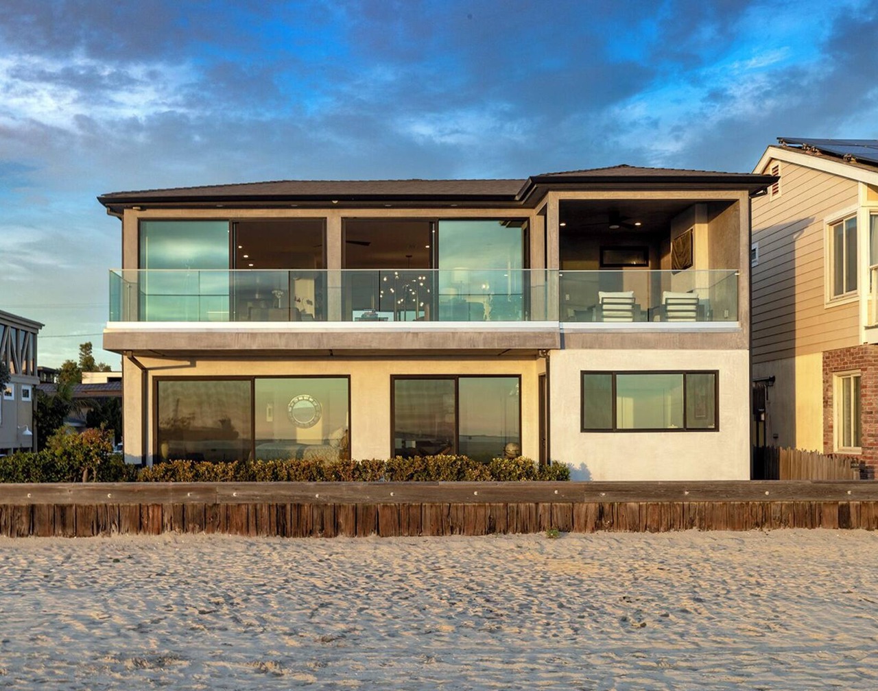 BEACH FRONT DREAM 1