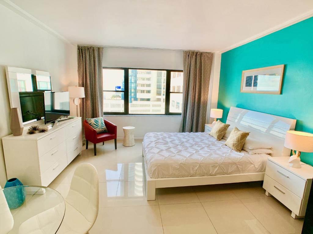 Beachfront - Pool & Direct Ocean Access 1