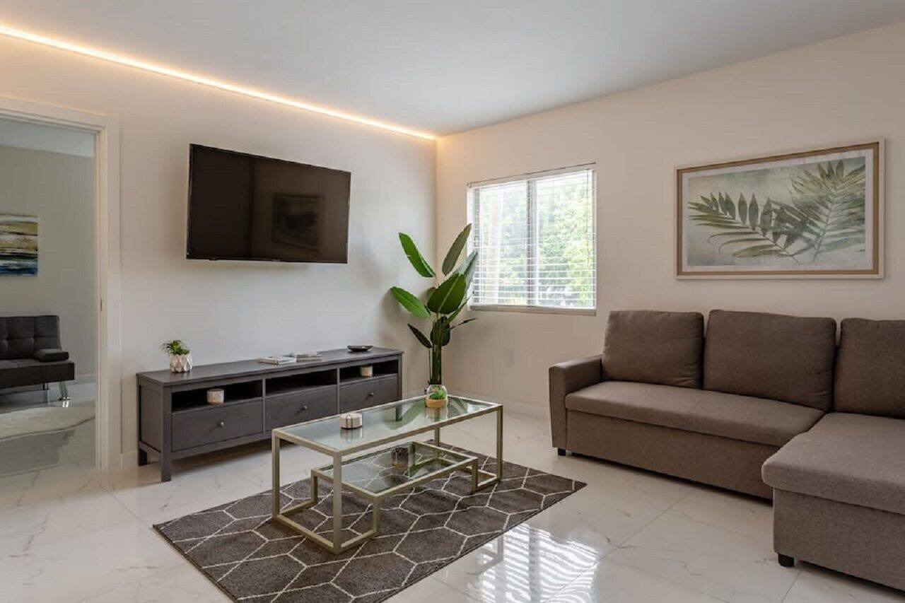 BEACHFRONT Stunning 2 Bed 2 Bath w/Free Parking 1