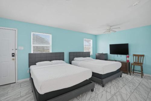 Beachside 1BR Studio Sleeps 4 & Near North Beach 1