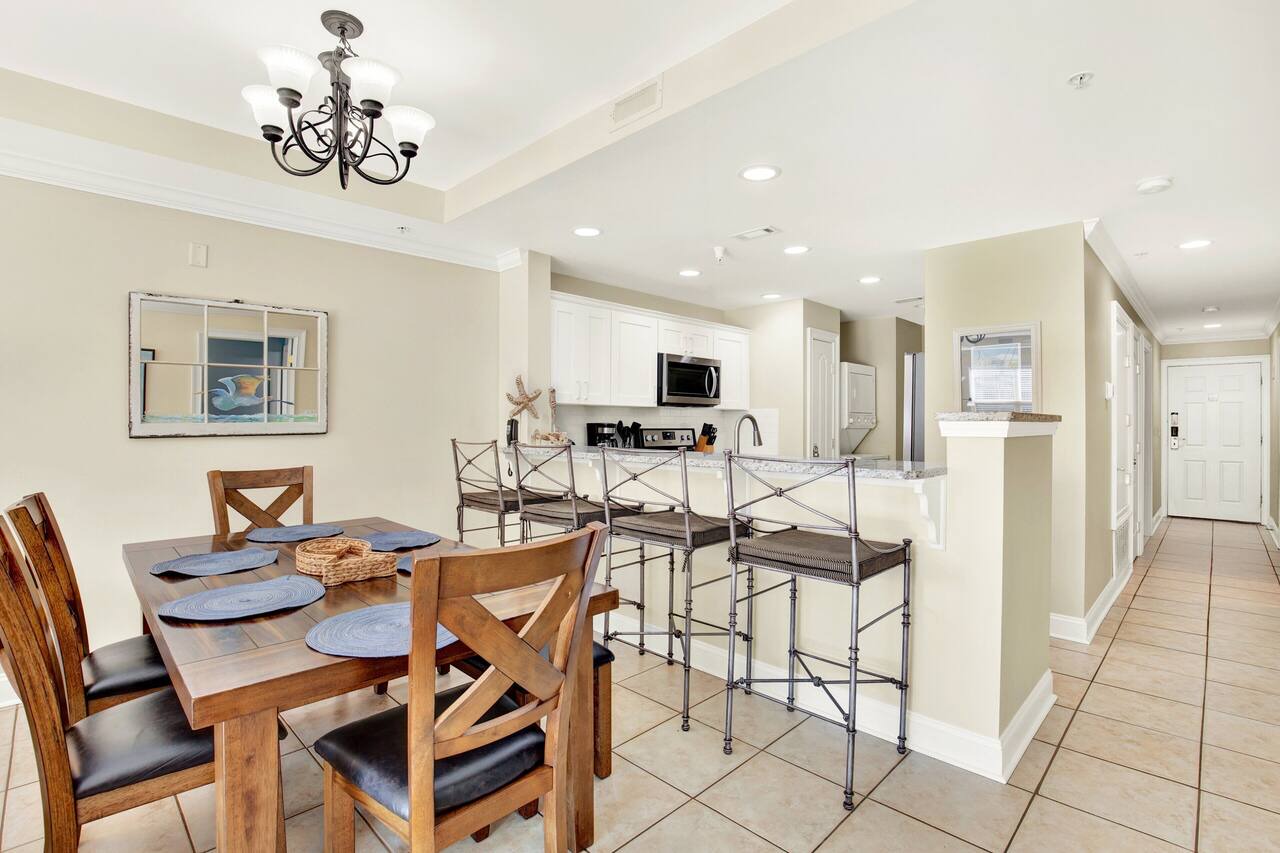 Beachside Condo with Oceanviews & Resort Amenities 1