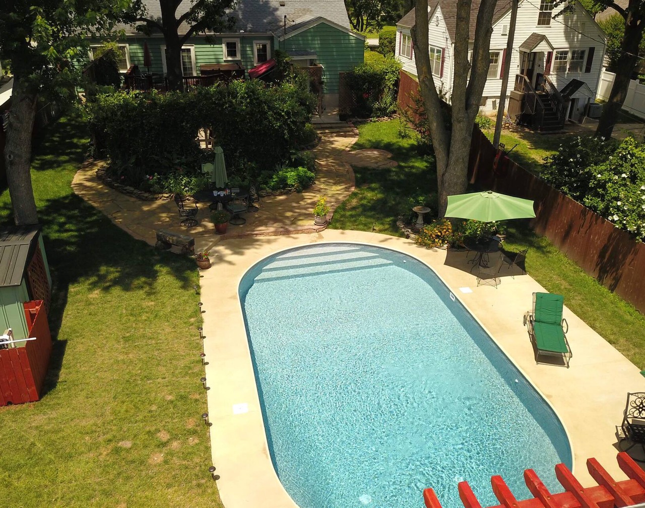 Beautiful Cape Cod in the Heart of Springfield, MO. 1