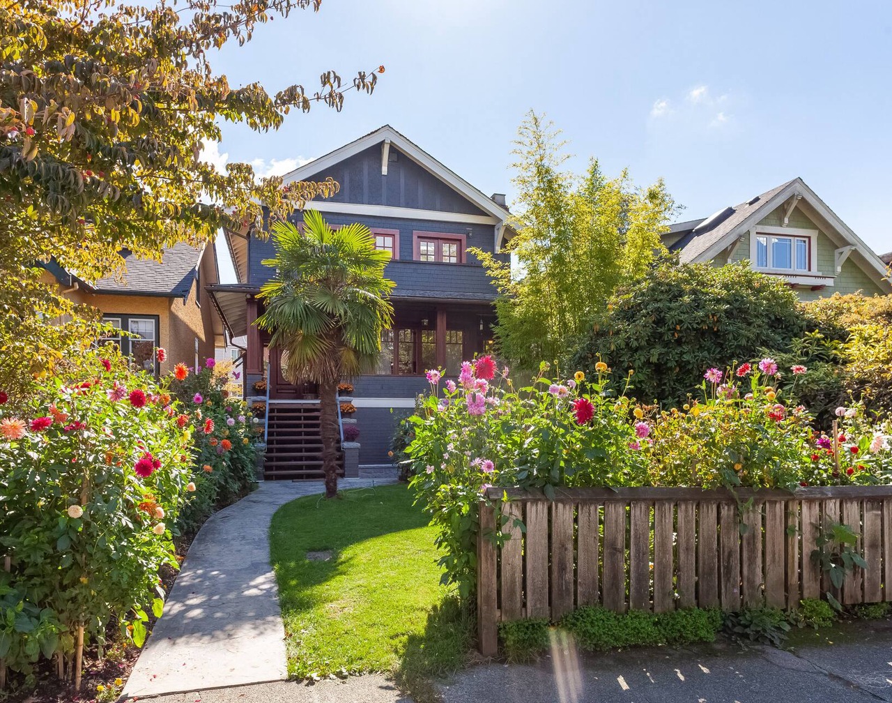 Beautiful, cozy & very clean 3BR in Posh Kitsilano, a must! 1