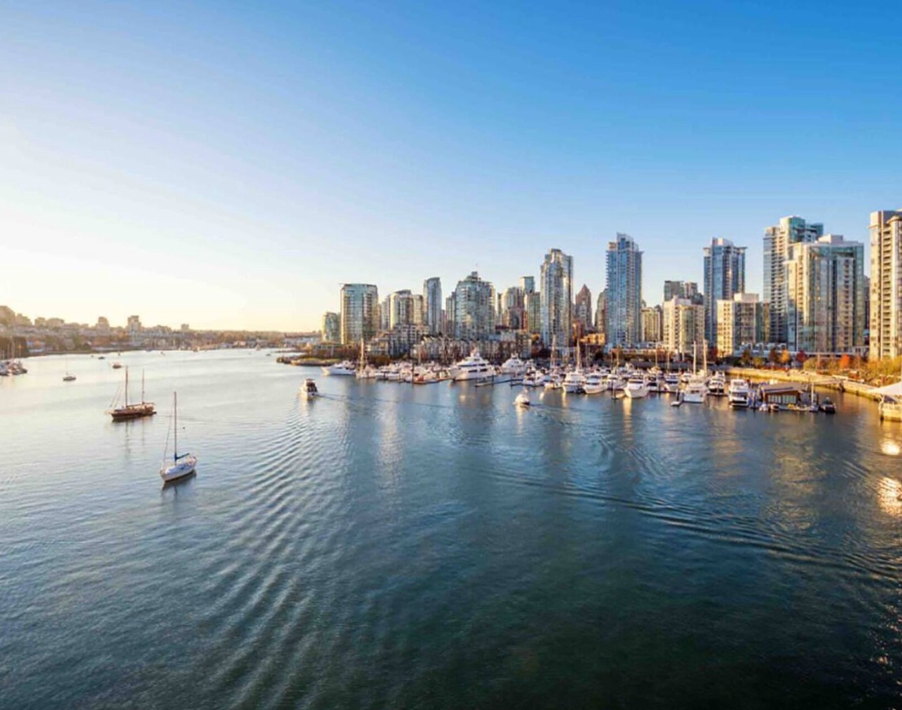 Beautiful Luxury Suite next to BC Place Stadium! Walk to MAJOR INTERNATIONAL SPORTING EVENT 2026 World Cup 1